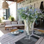 Patrizia Mediterranean Charm & Deluxe Comfort In Sleeps 6 Wifi & Ac Villa *