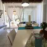 Patrizia Mediterranean Charm & Deluxe Comfort In Sleeps 6 Wifi & Ac