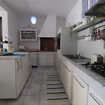 Patrizia Mediterranean Charm & Deluxe Comfort In Sleeps 6 Wifi & Ac