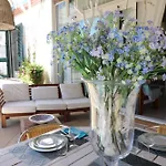 Patrizia Mediterranean Charm & Deluxe Comfort In Sleeps 6 Wifi & Ac Villa