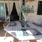Patrizia Mediterranean Charm & Deluxe Comfort In Sleeps 6 Wifi & Ac *