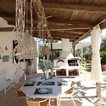 Patrizia Mediterranean Charm & Deluxe Comfort In Sleeps 6 Wifi & Ac