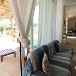 Patrizia Mediterranean Charm & Deluxe Comfort In Sleeps 6 Wifi & Ac *
