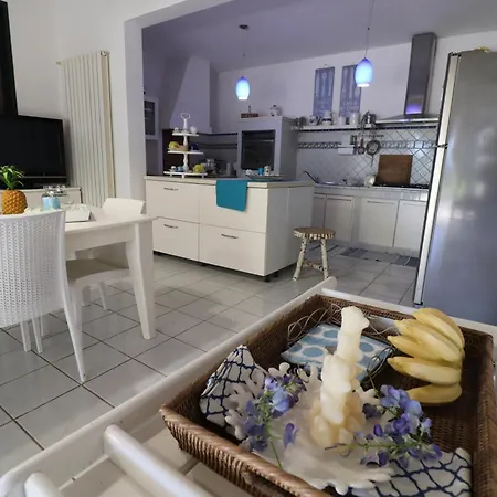 Patrizia Mediterranean Charm & Deluxe Comfort In Sleeps 6 Wifi & Ac *