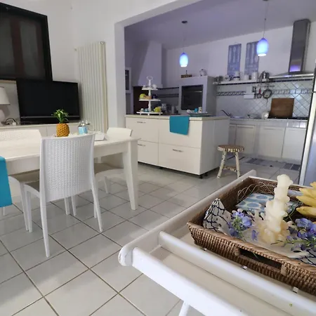 Patrizia Mediterranean Charm & Deluxe Comfort In Sleeps 6 Wifi & Ac オートラント