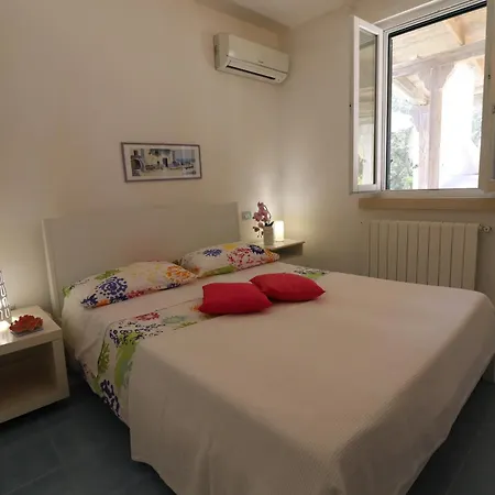 Patrizia Mediterranean Charm & Deluxe Comfort In Sleeps 6 Wifi & Ac