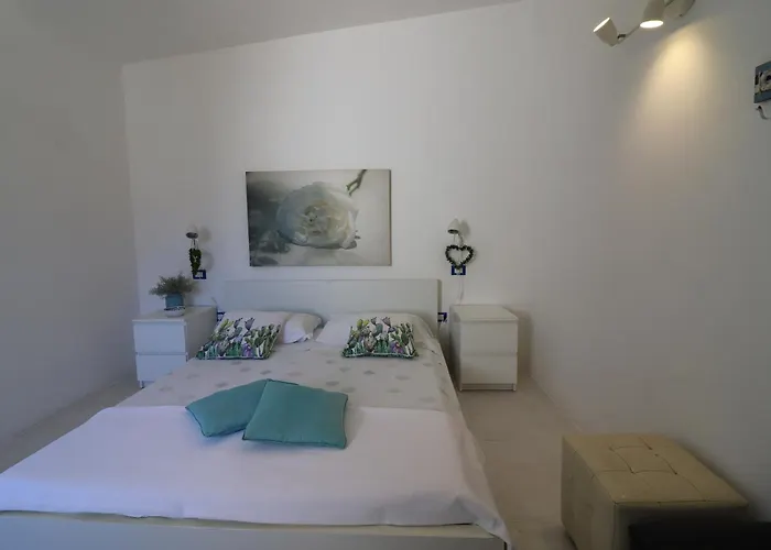 Patrizia Mediterranean Charm & Deluxe Comfort In Sleeps 6 Wifi & Ac *