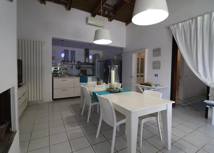 Patrizia Mediterranean Charm & Deluxe Comfort In Sleeps 6 Wifi & Ac *