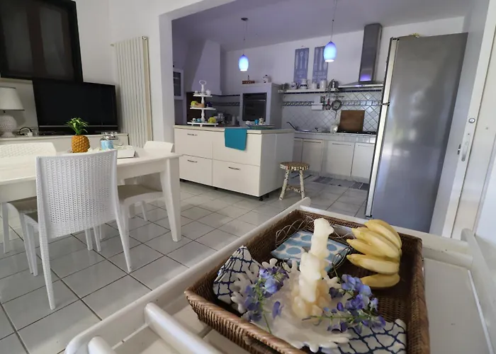 Patrizia Mediterranean Charm & Deluxe Comfort In Sleeps 6 Wifi & Ac *