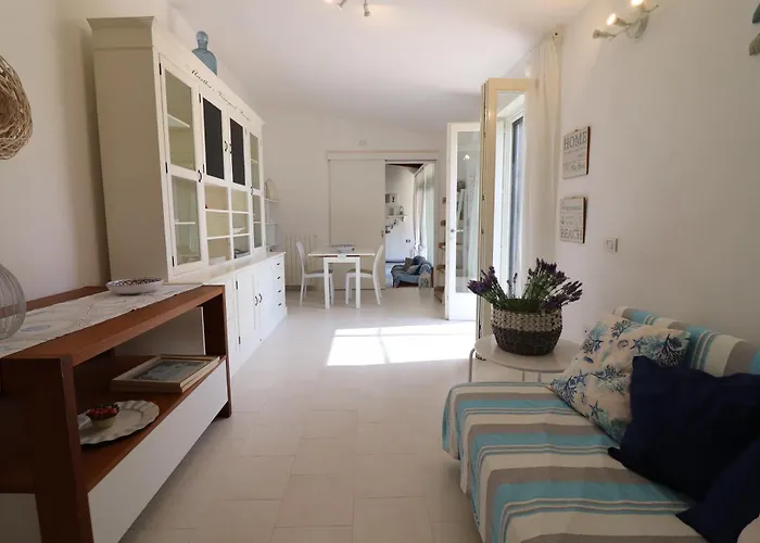 Patrizia Mediterranean Charm & Deluxe Comfort In Sleeps 6 Wifi & Ac וילה
