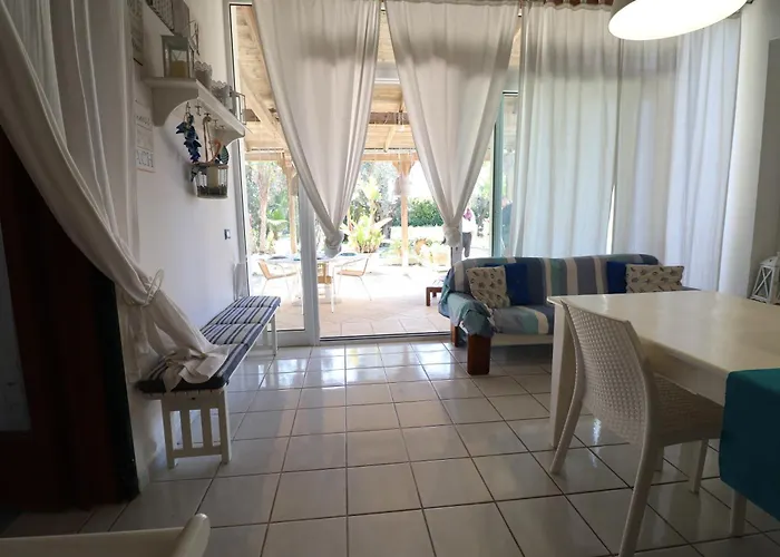 Patrizia Mediterranean Charm & Deluxe Comfort In Sleeps 6 Wifi & Ac וילה *