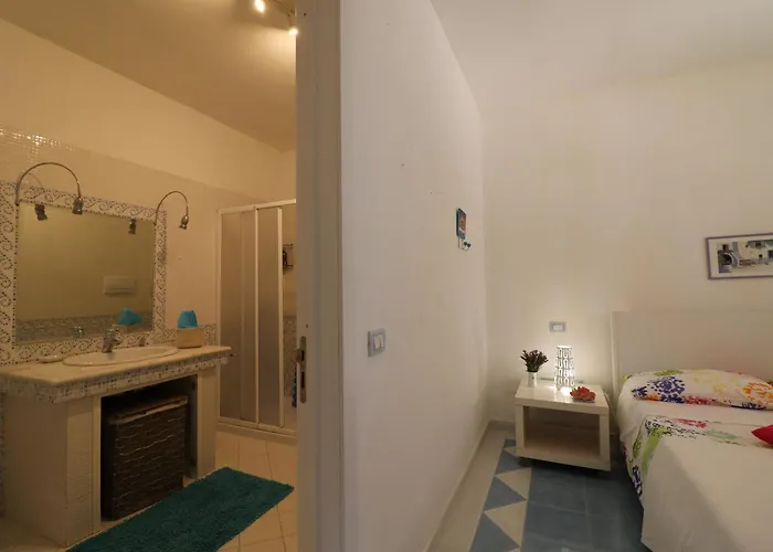 Patrizia Mediterranean Charm & Deluxe Comfort In Sleeps 6 Wifi & Ac וילה אוטרנטו