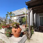 Patrizia Mediterranean Charm & Deluxe Comfort In Sleeps 6 Wifi & Ac