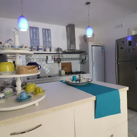 Patrizia Mediterranean Charm & Deluxe Comfort In Sleeps 6 Wifi & Ac Villa