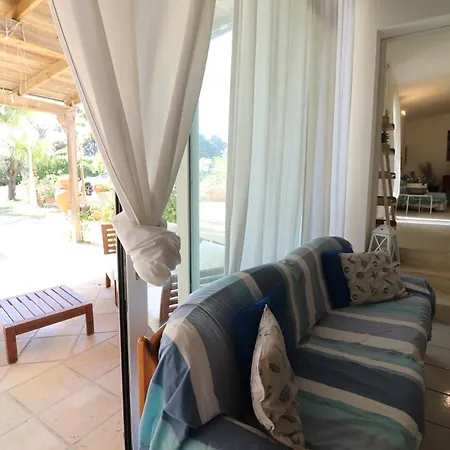 Patrizia Mediterranean Charm & Deluxe Comfort In Sleeps 6 Wifi & Ac *