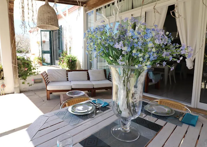 Patrizia Mediterranean Charm & Deluxe Comfort In Sleeps 6 Wifi & Ac Villa *