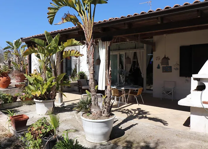 Patrizia Mediterranean Charm & Deluxe Comfort In Sleeps 6 Wifi & Ac Otranto