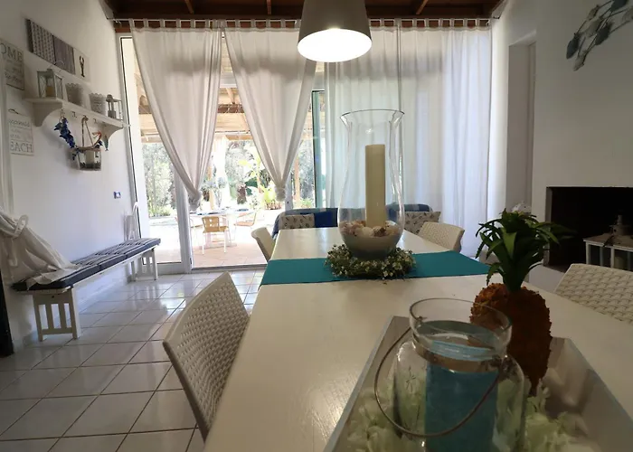 Patrizia Mediterranean Charm & Deluxe Comfort In Sleeps 6 Wifi & Ac