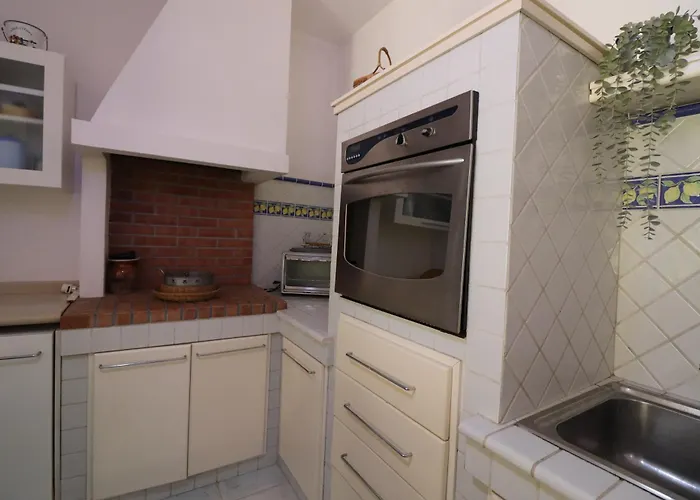 Patrizia Mediterranean Charm & Deluxe Comfort In Sleeps 6 Wifi & Ac Villa *