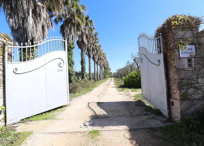 Villa Patrizia Mediterranean Charm & Deluxe Comfort In Sleeps 6 Wifi & Ac