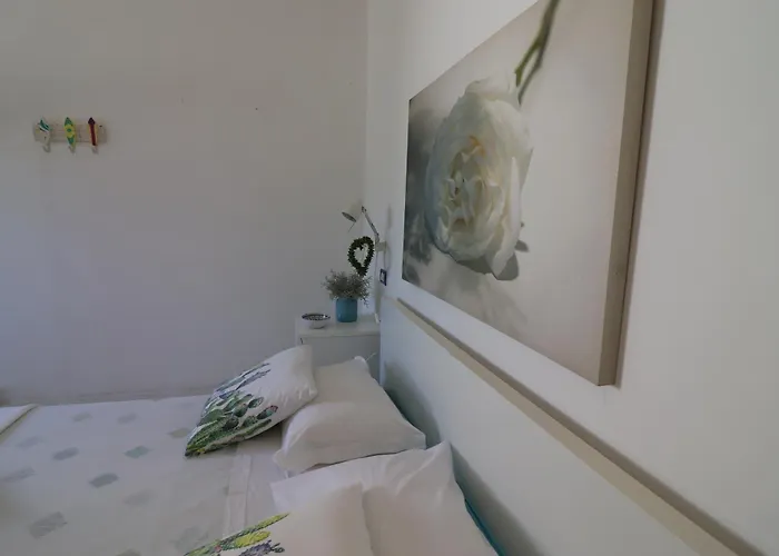 Patrizia Mediterranean Charm & Deluxe Comfort In Sleeps 6 Wifi & Ac