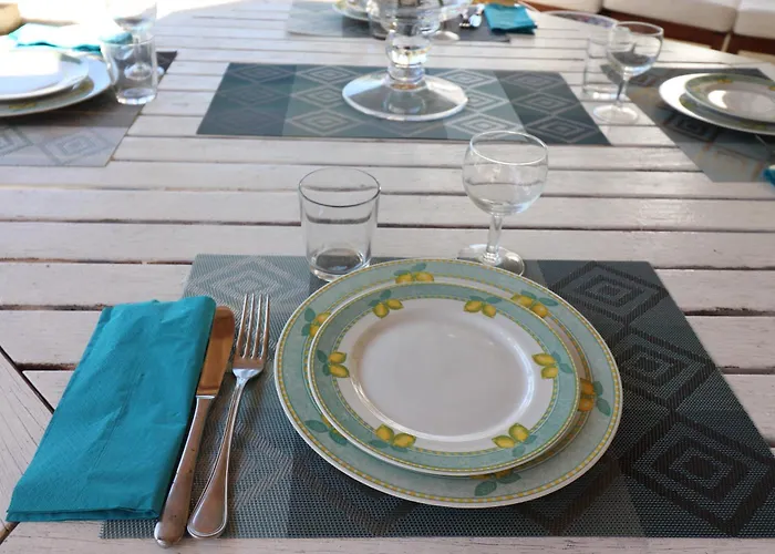 Patrizia Mediterranean Charm & Deluxe Comfort In Sleeps 6 Wifi & Ac *