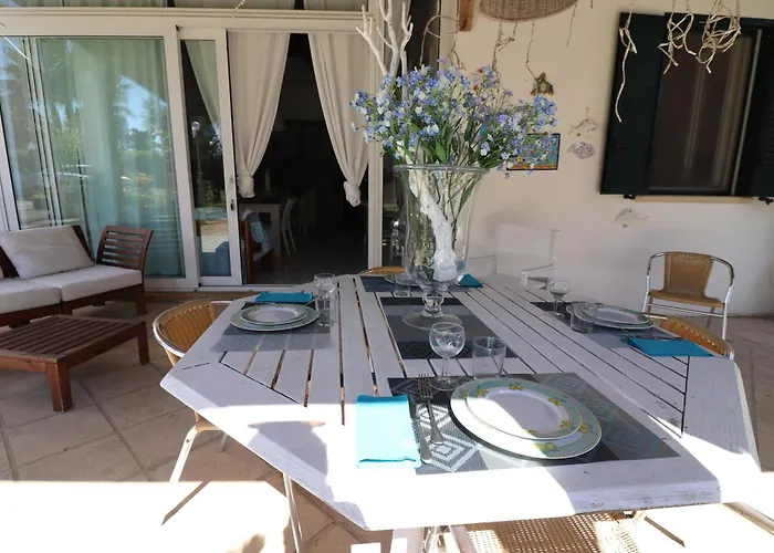 Patrizia Mediterranean Charm & Deluxe Comfort In Sleeps 6 Wifi & Ac *